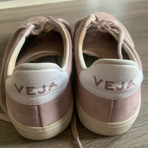 Veja pink shoes 8 - Picture 2 of 4